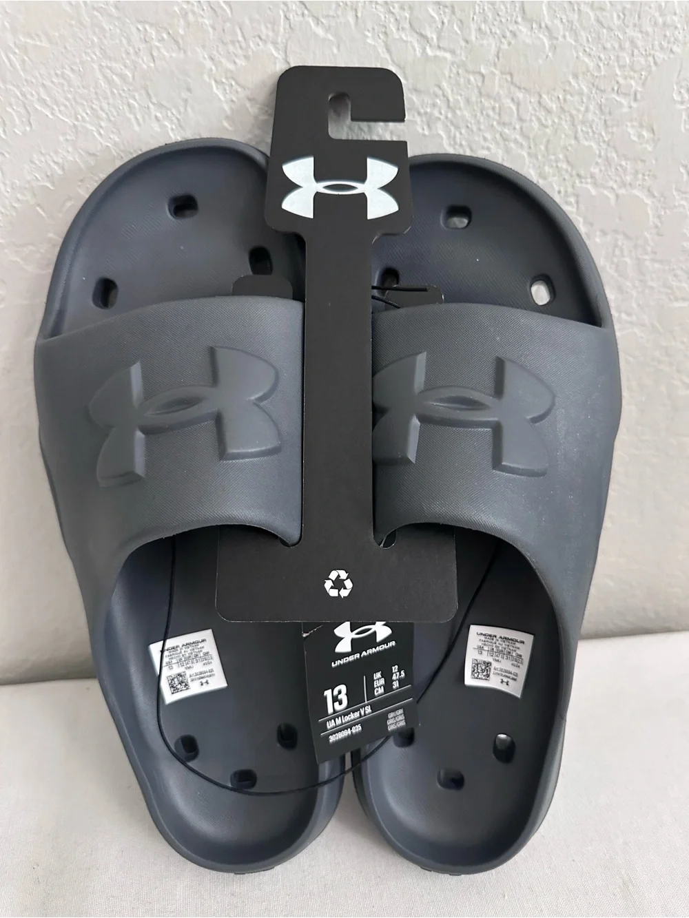 Under Armour Men’s Locker V Sandals Size 13 Gray